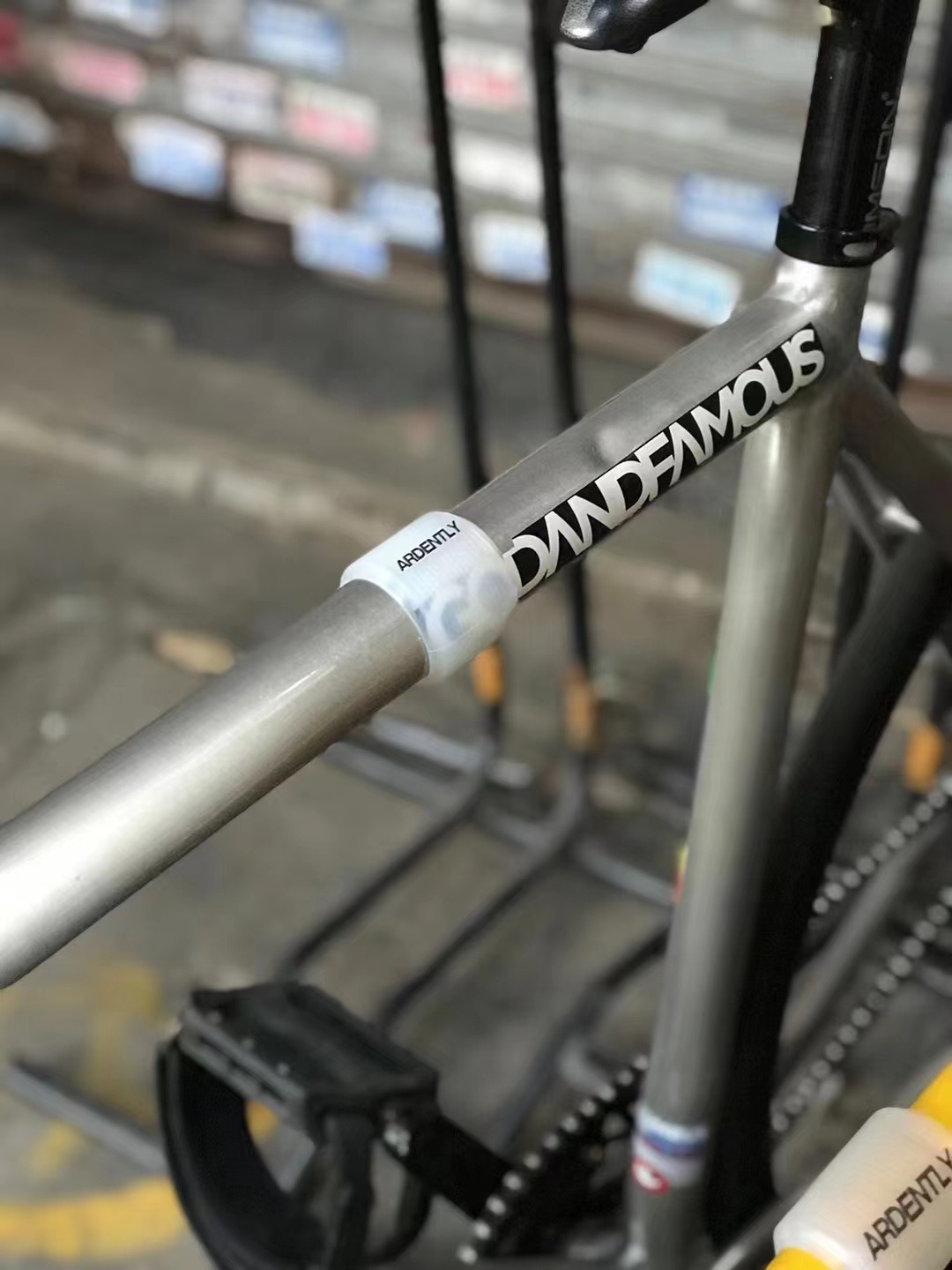 leidenschaftlich Fahrradrahmenschutz, rutschfest, für Fahrradkollision, schützende Gummiabdeckungen, feste Ganggriffe, Rennrad-Zubehör: Braun