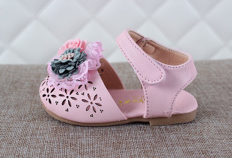 neueste Sommer freundlicher Leder Schuhe Süße Blume freundlicher Sandalen Für Mädchen Kleinkind Baby Atmungsaktive Aushöhlen Schuhe: P / Größe 22