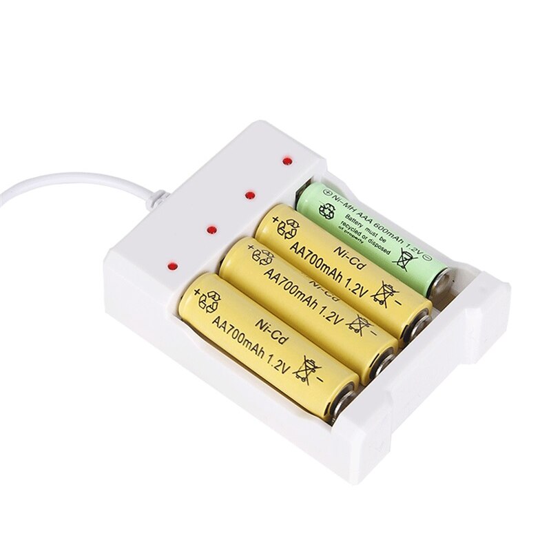 USB output Universal battery charger Independent 4-slot battery charger for AA/AAA battery charging tool