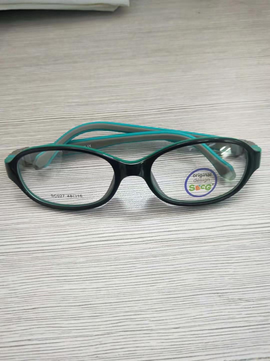 SECG-Montura transparente para niños, gafas ópticas redondas de goma de silicona con correa: C31
