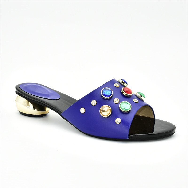 Sko dame luksus dame sandaler med hæler italienske kvinner bryllup sko dekorert med rhinestone pumps dame sko