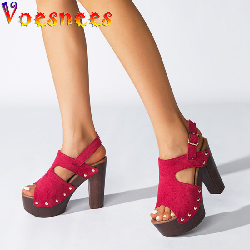 Sandalias de tacón de gamuza grueso para mujer, zapatos de tacón alto de plataforma cómodos y versátiles, estilo romano, con remaches de Color sólido, talla grande