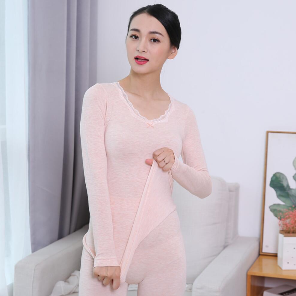 The lady V collar thermal underwear set is made of cotton, thin, seamless body, lace and lace