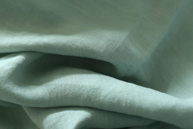 280cm bredd 100%  hampa tyg enzym stentvättad mjuk kinesisk hampa 165 gsm vikt 110 tum bredd för hemtextil 12 färger tillgängliga: Himmelsblå