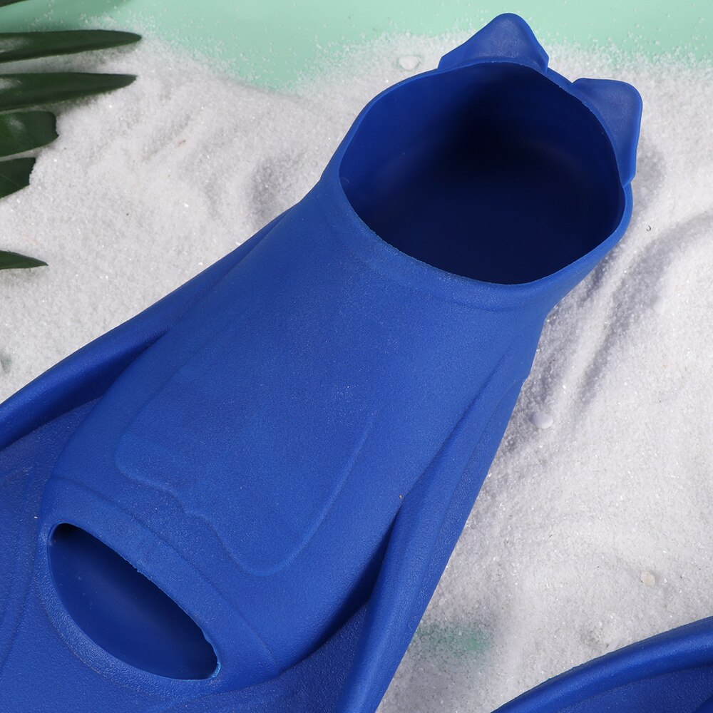 1 Pair of TPR Diving Training Flippers Portable Swimming Heel Fins Snorkeling Flippers Diving Equipment - Size XS 31-33(Blue)