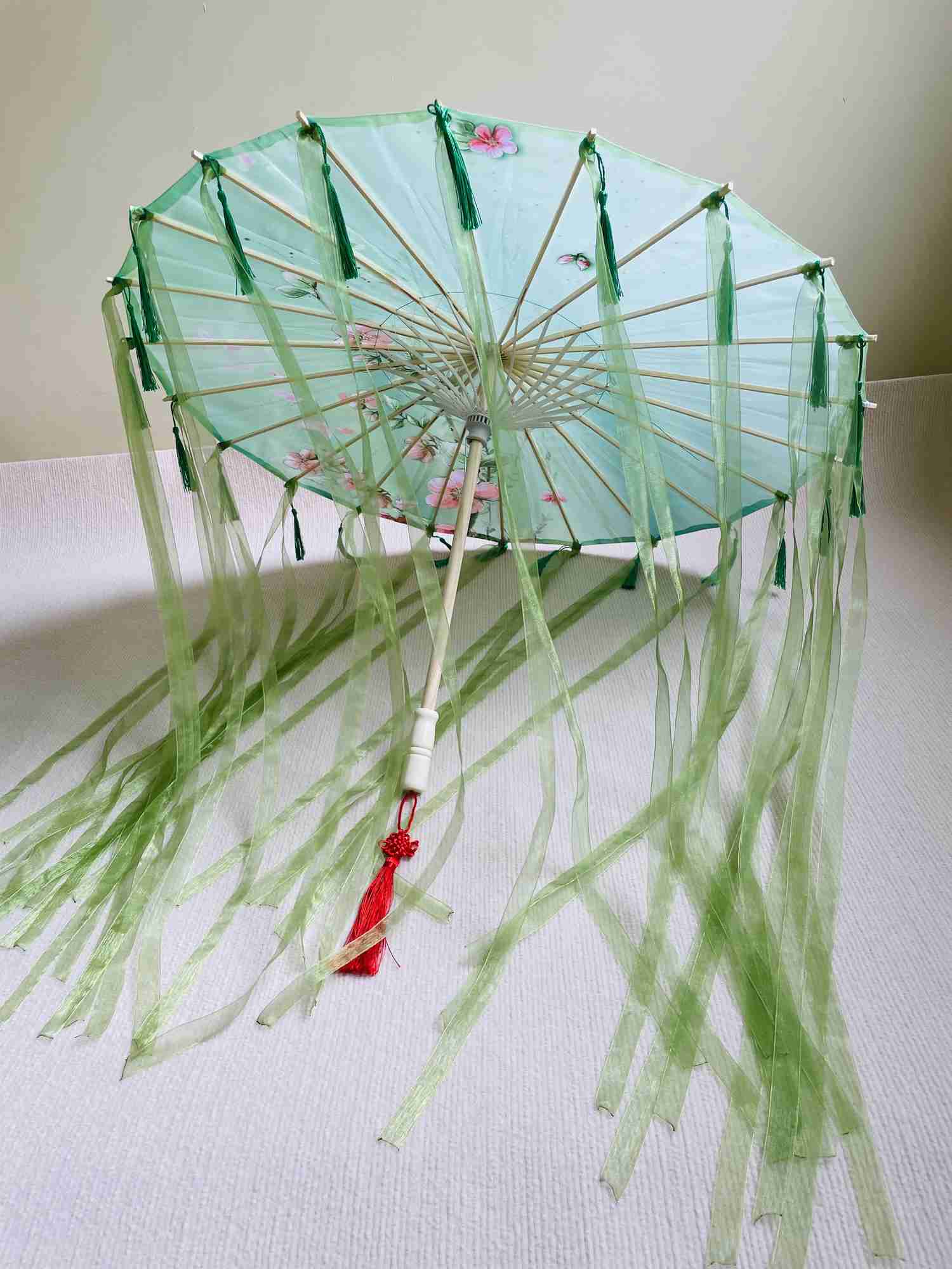 82cm hanfu cospaly blau geöltes Papier Regenschirm Frauen Fotografie Requisit Band antike Quasten Regenschirm Fan Paraguas Sonnenschirm: Pflaume