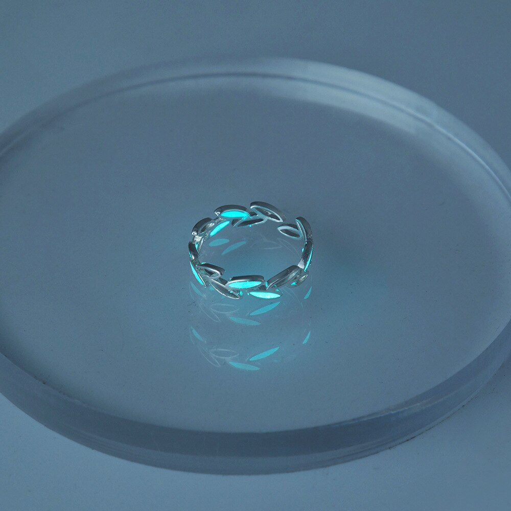 Anello luminoso a cuore vuoto regolabile bagliore In anelli di colore argento scuro per le donne amici regalo anello di gioielli di moda Vintage