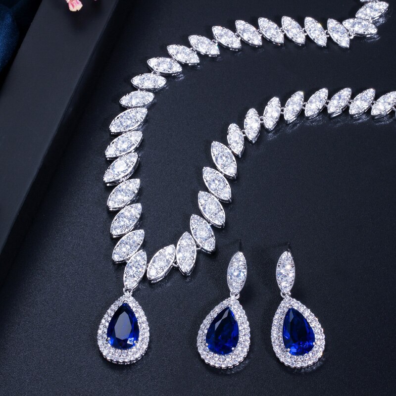 Pera CZ di Lusso Damigella D&#39;onore Accessori Cubic Zirconia Pietra Grande Da Sposa Da Sposa Pera Cut Caduta Set di Gioielli Per Le Donne J048