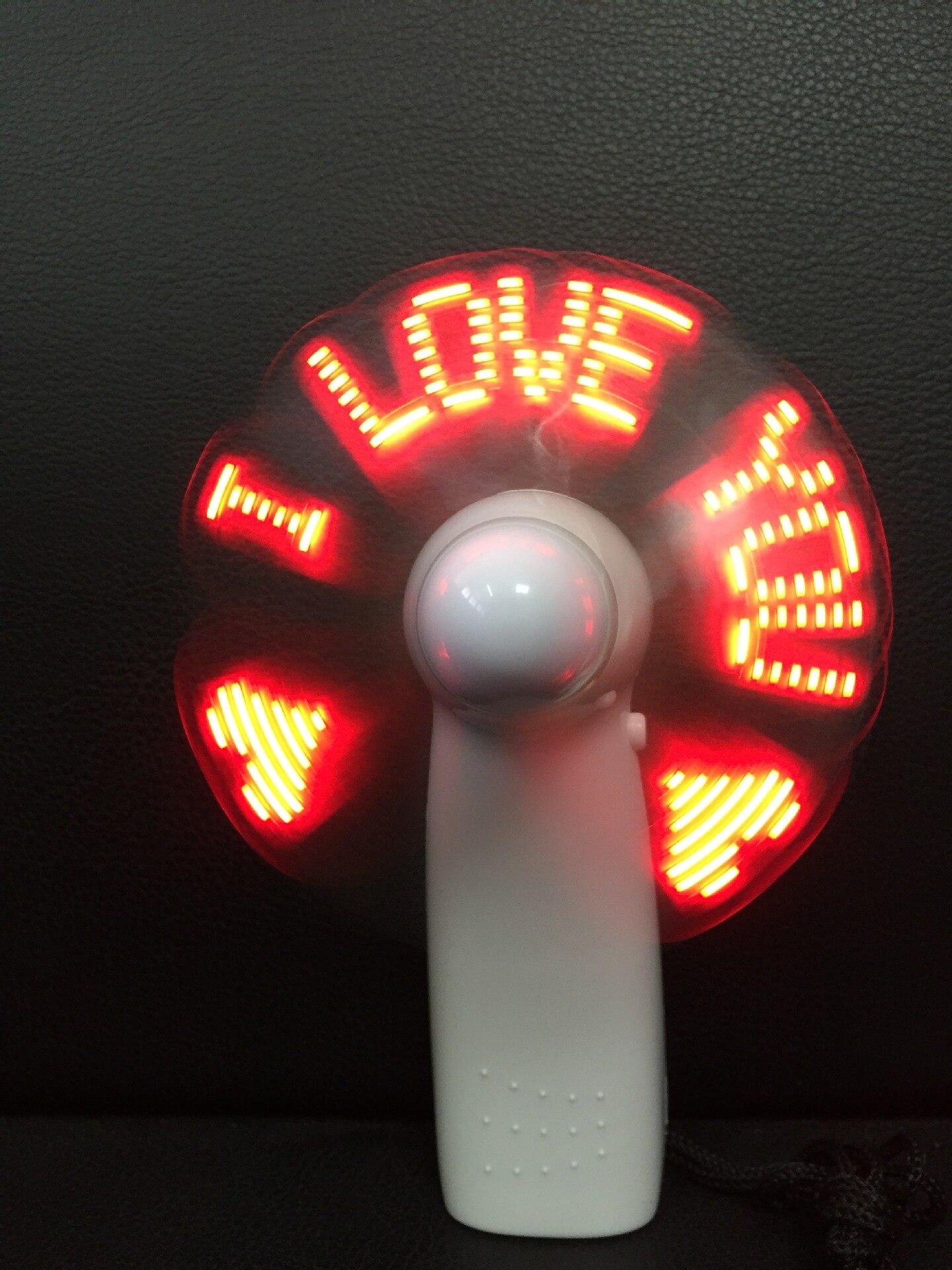 Einzigartige Handheld USB-LED Liebe Muster Mini Fan Super Stumm Batterie Betrieben Kühl Desktop Mini Fan für Reise Büro verwenden