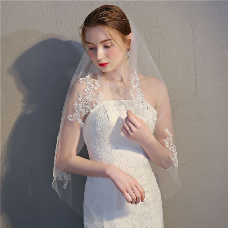 Velo de boda corto de una capa para mujer, malla con los dedos, bordado Floral, encaje de retazos, diamantes de imitación brillantes, velo de novia con peine