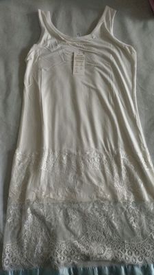 Neue Sommer Ärmellose frauen Grundlegende Rutscht Schwarz und Weiß Farbe Tank Allgleiches Rutscht Unterkleid Modal Full Slips Spitze Unten
