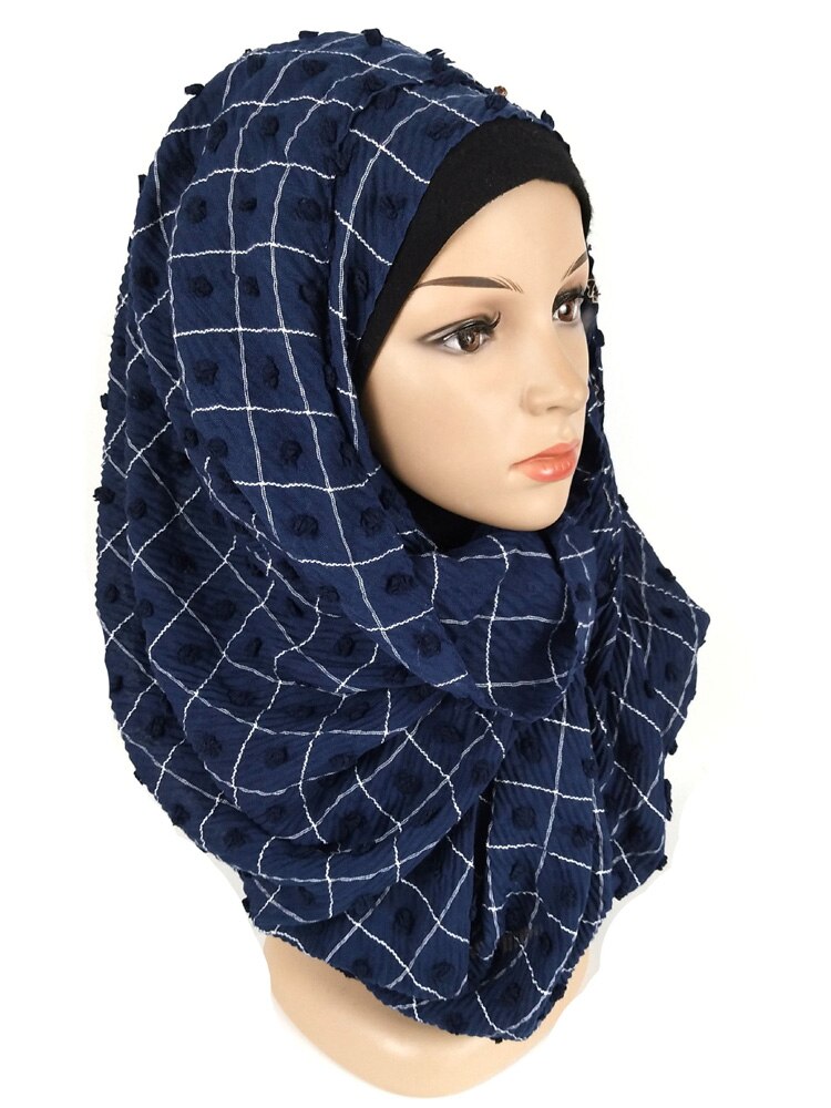Kvinder fuld plisseret crush bomuldstørklæde muslimske hijabs sjaler tern stribede plaider fuzzy ball shawl hovedtørklæde wraps tudung tørklæder