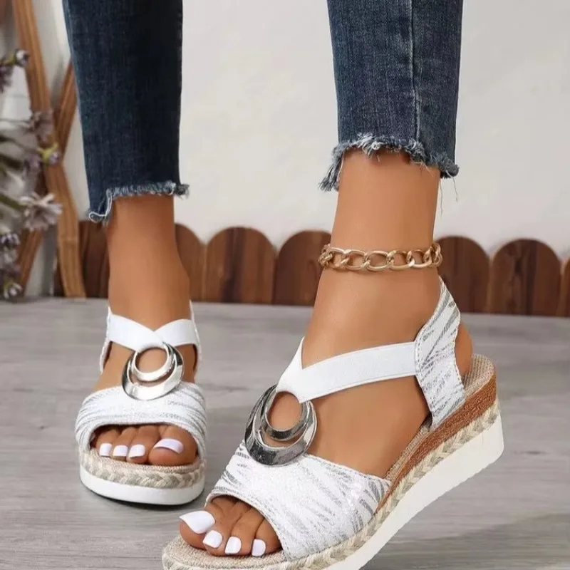 Sandalias de cuña para mujer, sandalias de plataforma con estampado de serpiente de verano 2025, zapatos de gladiador, sandalias informales cómodas con tacones medios altos para mujer