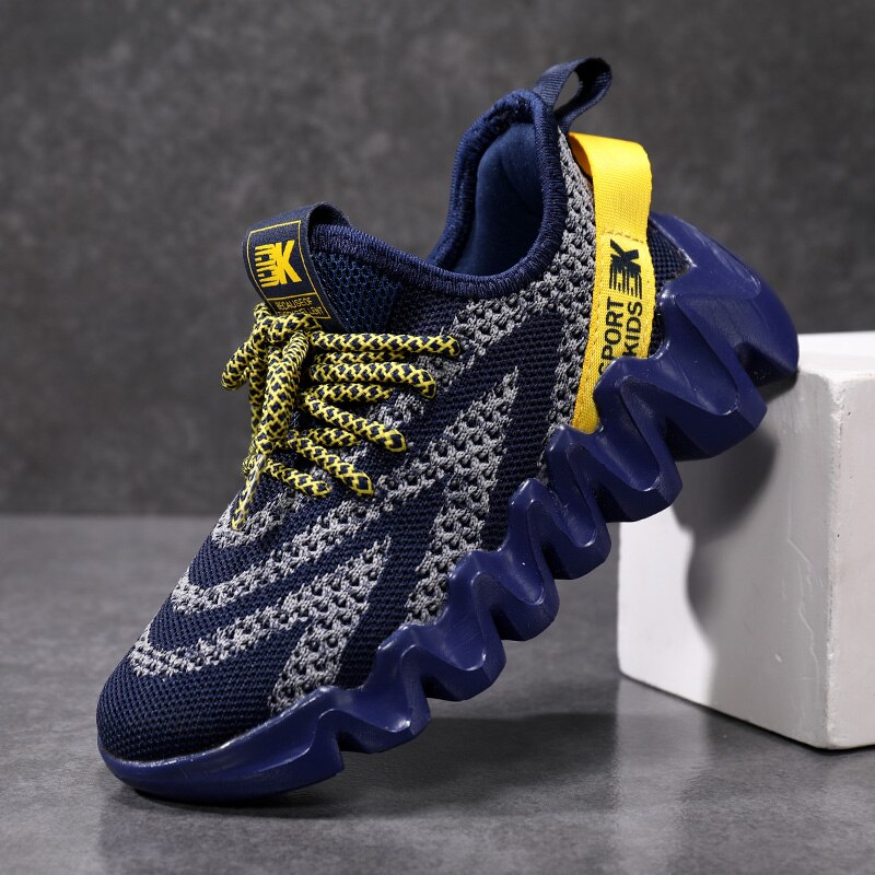 Children's fashionable and cute little yellow duck sports shoes, running shoes for small, middle and university students