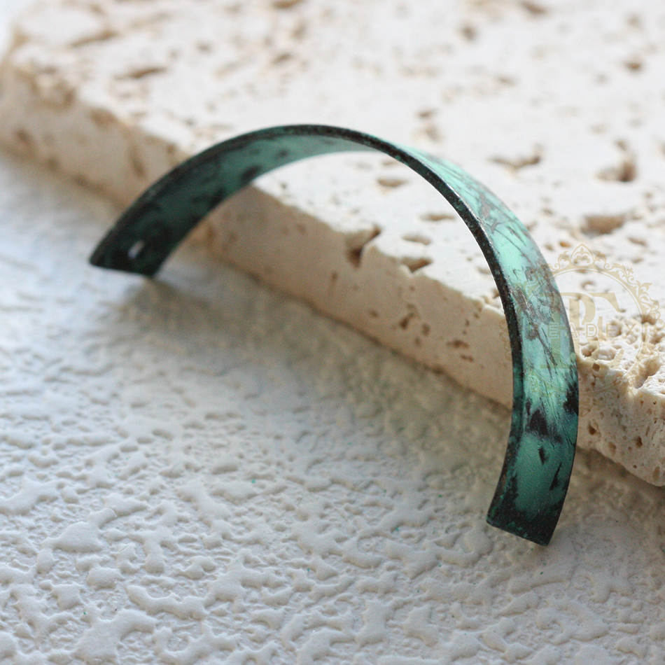 Een Stuk Handgemaakte Groene Patina Charme-Varieert Vormen En Grootte (Pta-C)