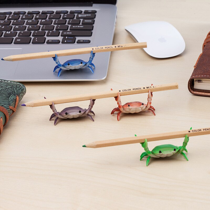 1PCS Japanese Cute Crab Pen Holder Lovely Weightlifting Crabs Penholder Bracket Storage Rack Funny Stationery