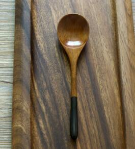 Negro rojo mango de madera cuchara Mini cucharas para sal hermosas artesanías 10 Uds de madera cocina cuchara: Blanco