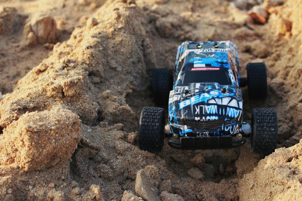 Rc auto 2.4G 4CH musica rock di guida di veicoli auto di guida grande automobile di telecomando di telecomando modello di auto spento-strada del veicolo giocattolo wltoys rc auto deriva