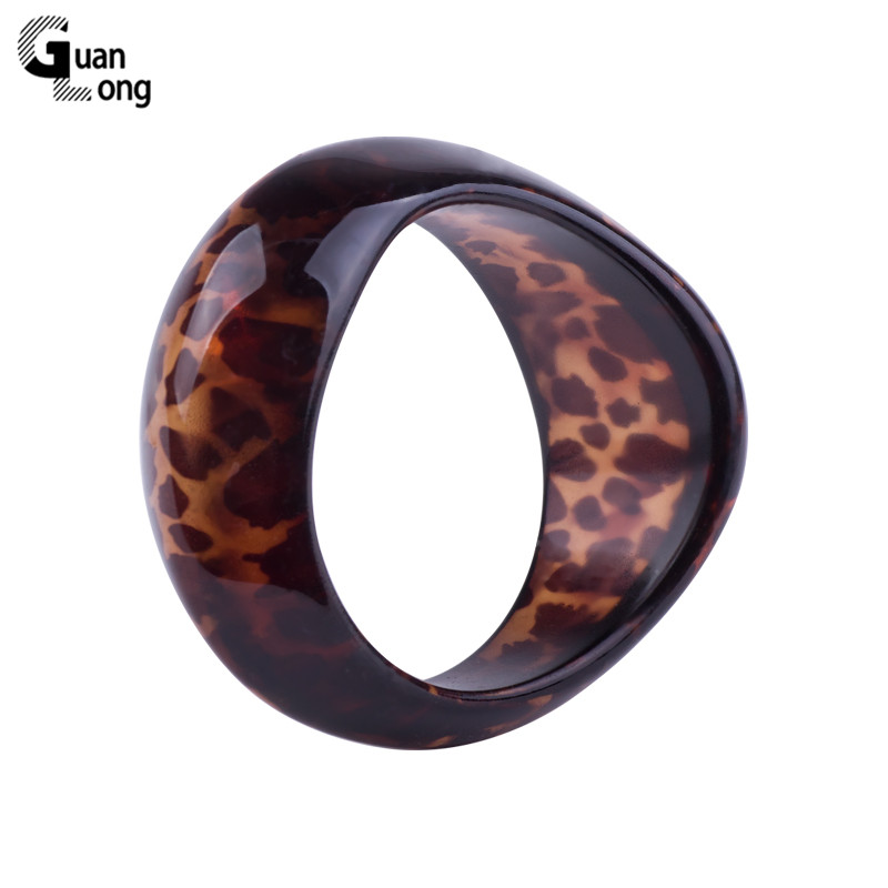 Guanlong klasyczny moda żywica mankietów bransoletki bransoletki dla kobiet wzór w cętki akrylowe szerokie geometryczne bransoletki urok biżuterii