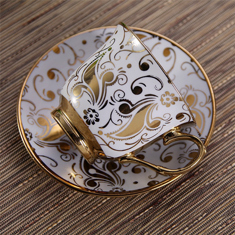 Lage prijs Golden plated Europese Stijl cups VERGULDEN Coaster Demitasse thee cup Keramische Kopje Koffie en schotel Porselein