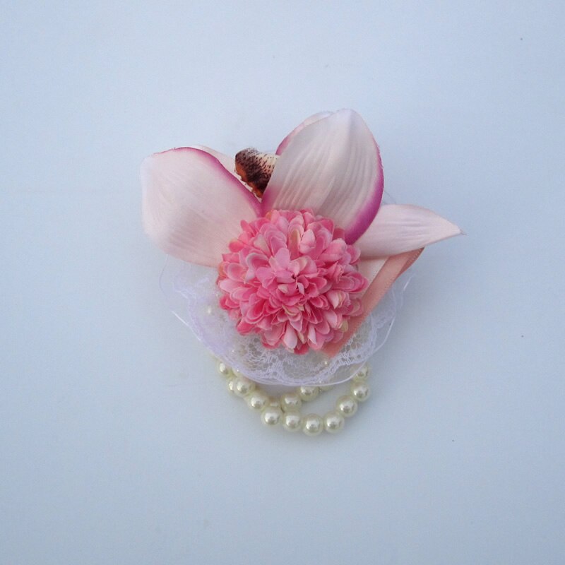 Kyunovia Blume Blume Ich bin Knopfloch Hochzeit Bräutigam Knopfloch Revers Stift Perle Armbinde Prom Ereignis Zubehör Party Handgelenk Korsage FE36: Handgelenk Blume Rosa