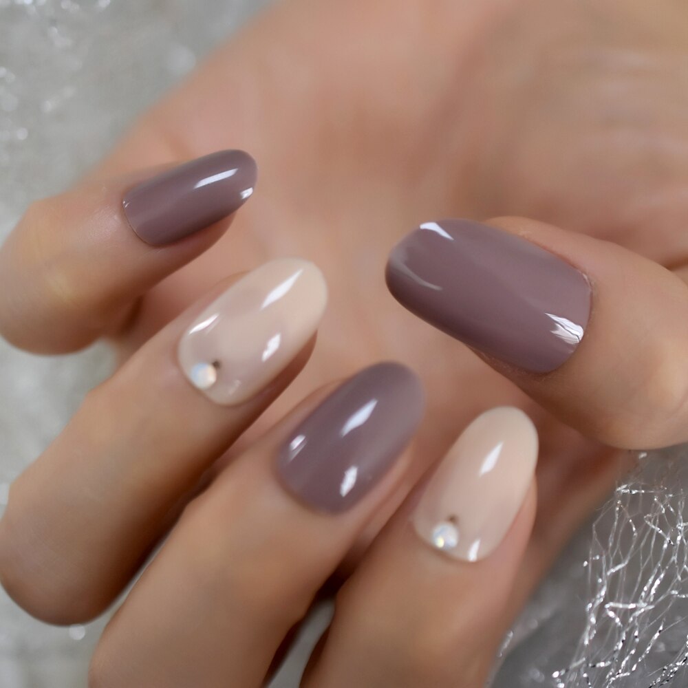 Codzienne sztuczne paznokcie krótkie średniej wielkości owalne prasy na paznokcie kolor manicure dekoracyjne porady z dżetów