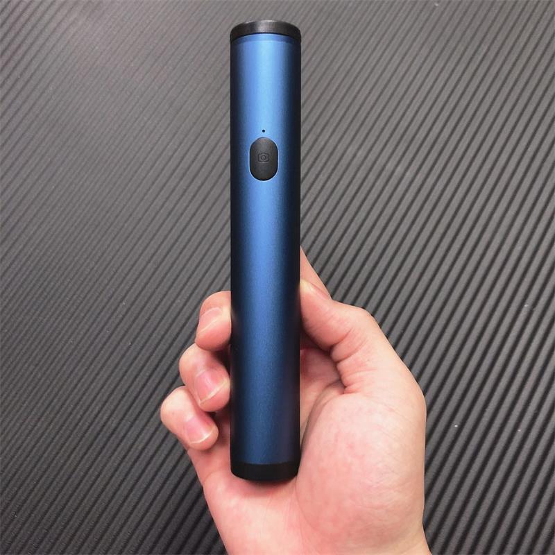 Mobiltelefon bluetooth fyld lys selfie stick et stykke desktop live holder multifunktionel aluminiumslegering mobiltelefon tripo: Blå ikke lys inkluderet
