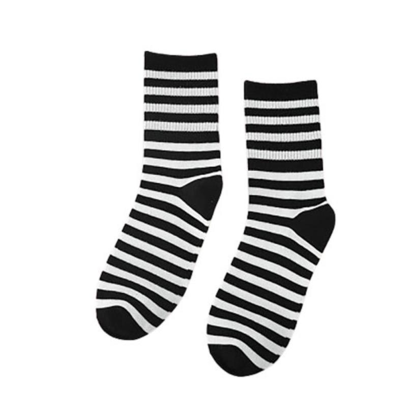Kvinder størrelse 35-42 bomuld korte sokker streetwear harajuku kvinder besætning bomuld sokker stribet solid åndbar afslappet tegneserie sok: 02
