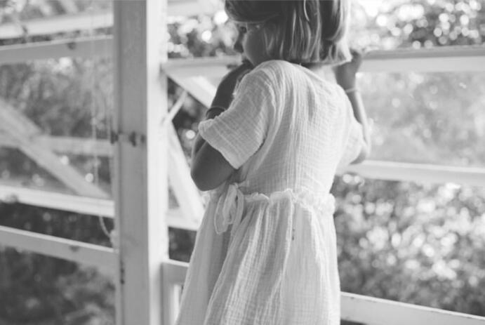 Ins Europa y América niños niñas vestido Casual ropa de lino volantes dulce princesa niños ropa: Blanco / 12 meses