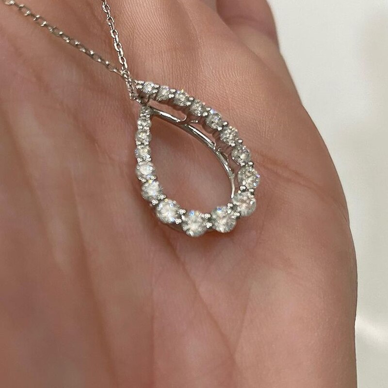 Huitan Mode Luxe Vrouwen Ketting Water Shaped Hanger Brilliant Zirconia Eenvoudige Stijlvolle Bruids Bruiloft Sieraden