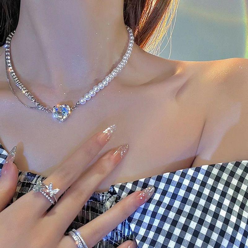 2023 Four Pearl Choker Necklaces Girl Summer Luxury Baroque Pearl Pendant Clavicle Chain For Women Jewelry: Antique Copper Plated
