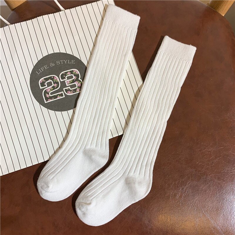 Novas crianças joelho meias altas crianças meninos meninas perna aquecedores de algodão macio liso bebê meias listra estudante meias longas para 1-8 anos de idade: 3-5Years(M) / Beige