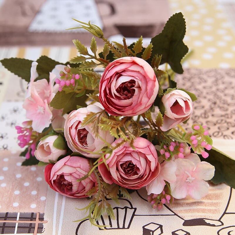 1 flok kunstige blomster billige små te roser til boligindretning bryllup dekorative blomster silke rose buket 28cm: Dyb lyserød