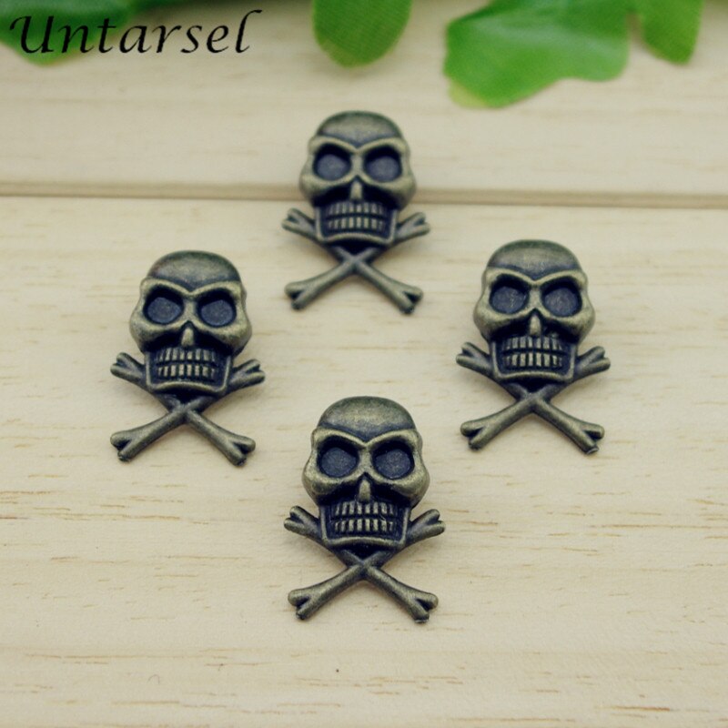 10 pcs 15*25mm horrible skull strike op klinknagels met cap metalen kledingstuk spikes en studs punk rock antieke patch DIY lederen ambachten