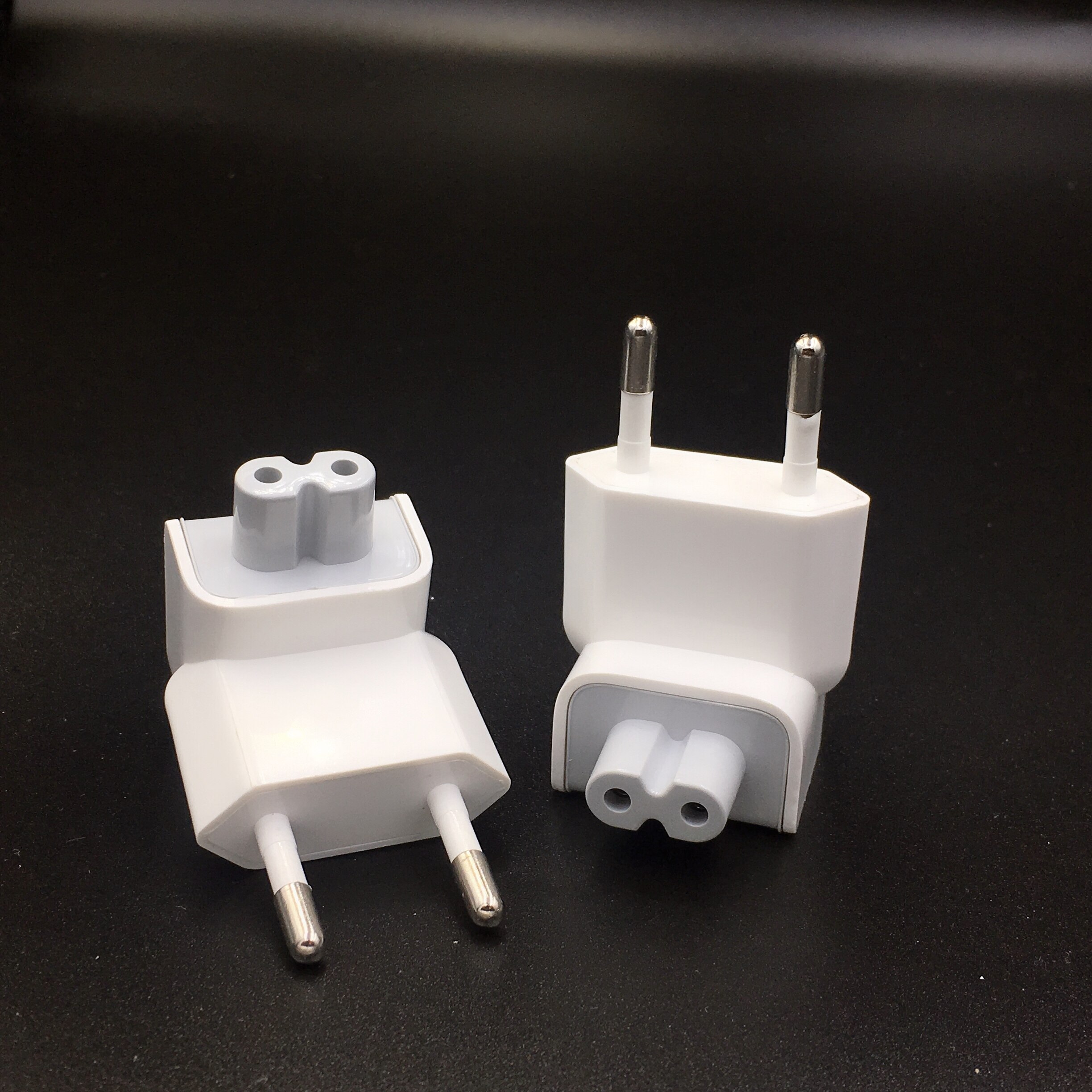 US to EU Plug Travel Charger Converter Adapter Power Supplies for Apple MacBook Pro / Air / iPad/ iPhone HR