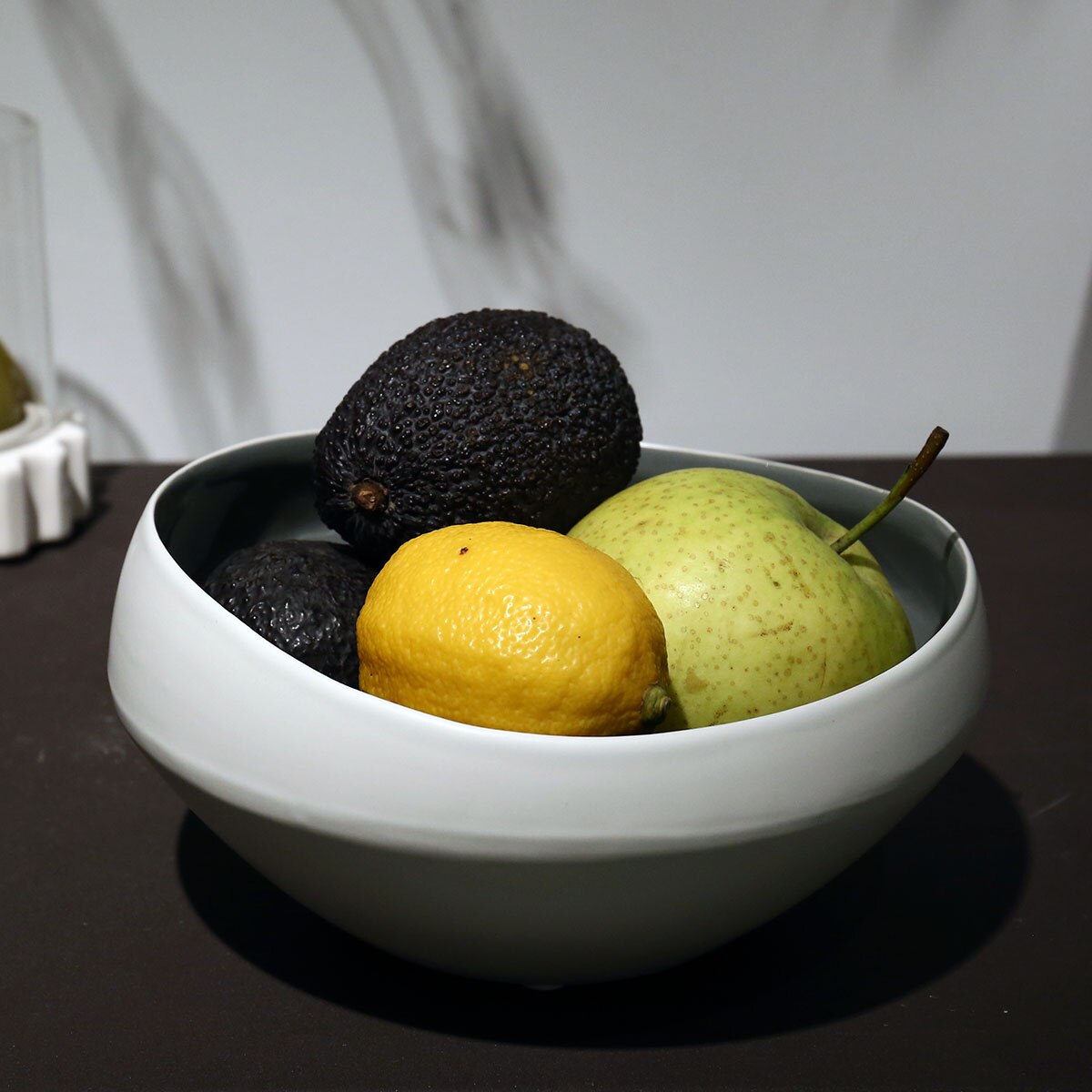 Glossy Ceramic Fruit Bowl Decorative Centerpiece Bowl Best for Serving Snacks Fruit Salad Unique Modern Porcelain Bowl