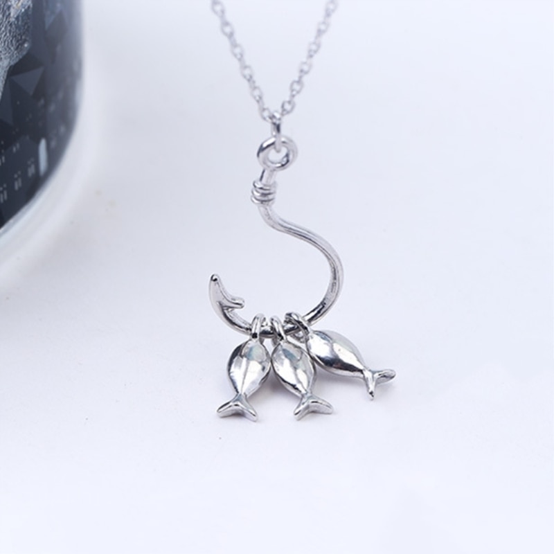 Mignon trois petits poissons pendentif crochet court clavicule chaîne 925 en argent Sterling tempérament femme collier SNE147