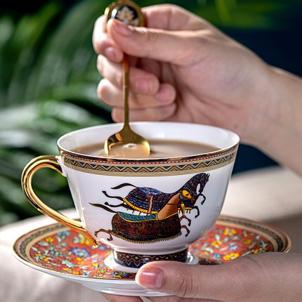 Juego de tazas de té de porcelana china con cuchara, juego de tazas de café y platillos de porcelana europea para el hogar, taza de té de cerámica de estilo inglés para la tarde