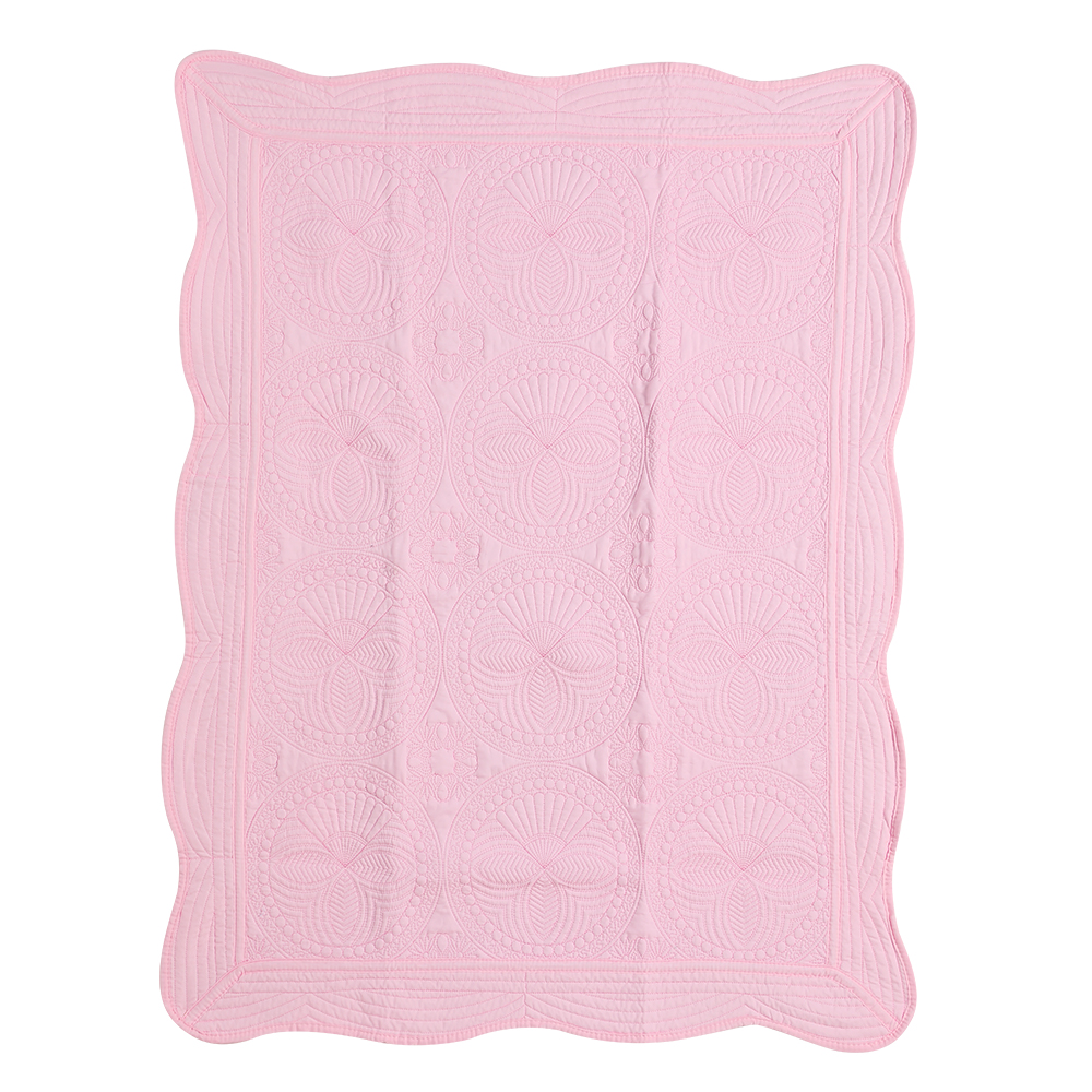 Cotton baby quilt monogrammed embossed patchwork embossed scalloped blanket for children four seasons: Pink