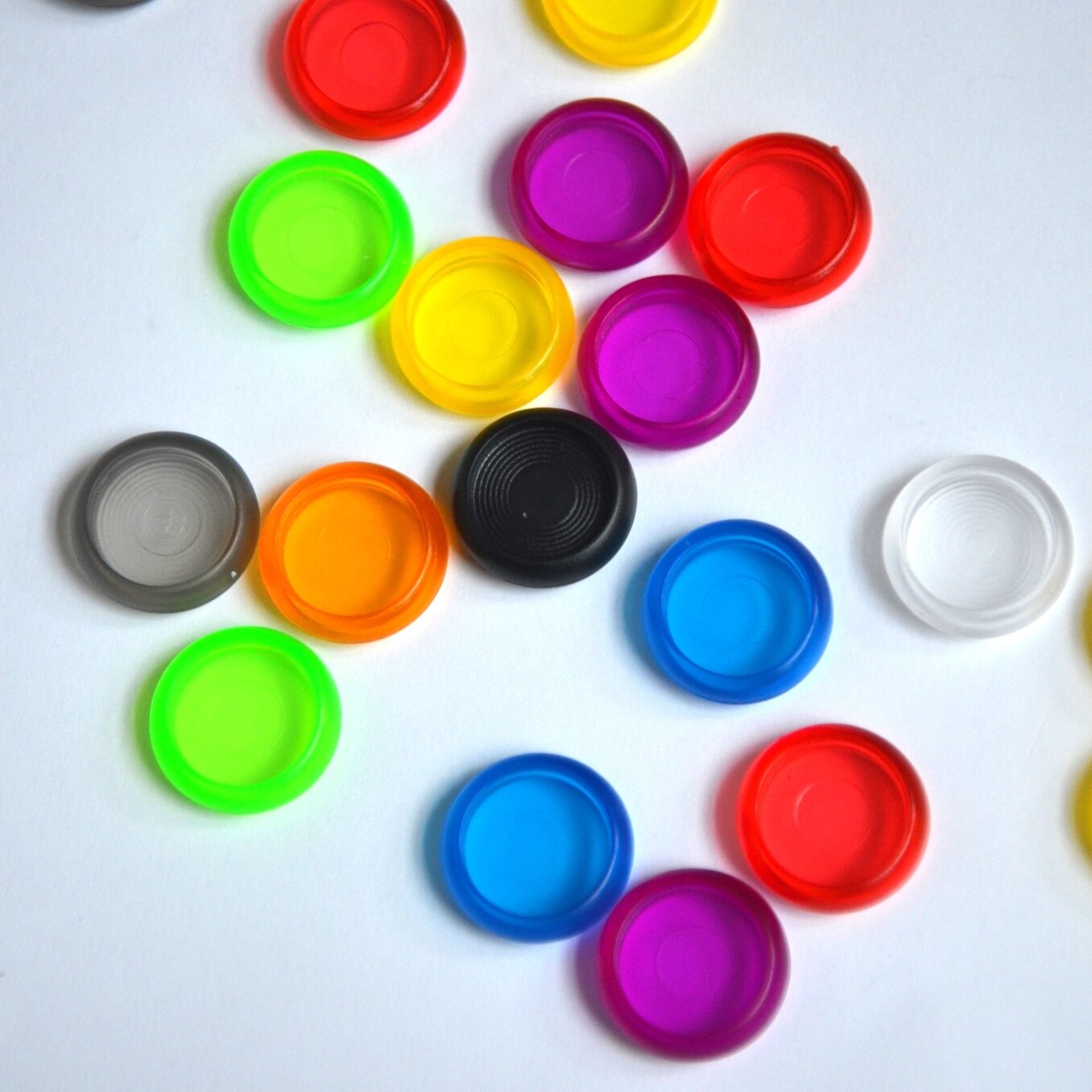 12 sztuk 18mm kolor z tworzywa sztucznego książki wiążące grzyb otwór tarcza pierścień dla A5A6 szczęśliwy planowanie spoiwa pierścienie Scrapbooking wiążące dostaw