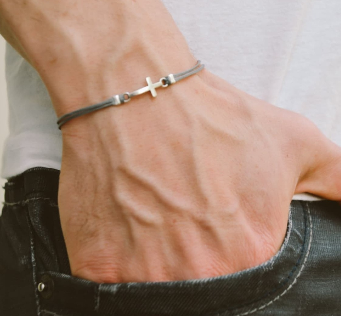 Pulsera Infinity Pulsera celta para hombre - Pulsera con nudo para hombre Joyería para hombre Pulsera OM Pulsera cruzada: Chapado en zinc blanco y azul