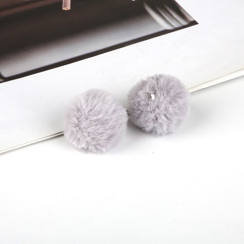 18 st/lot 4cm flerfärgad fluffig söt pom pom porte klave för kvinnor väska charm leksaker härlig päls boll pompom för nyckelring material: Grå