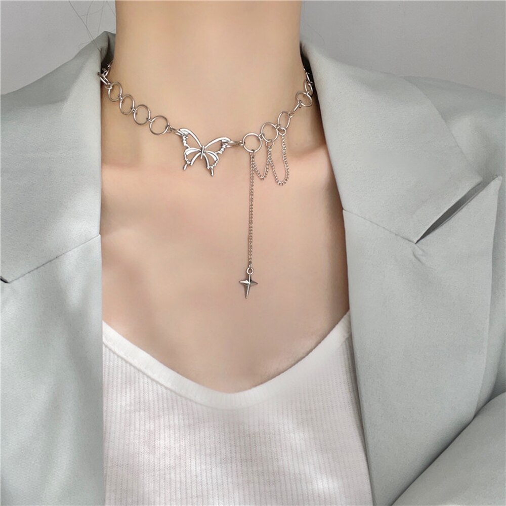 Korea Süße Schmetterling Kurze Halskette Punk Harajuku Stil Schlüsselbein Ketten Hohl Sterne Anhänger Choker Schmuck Frauen