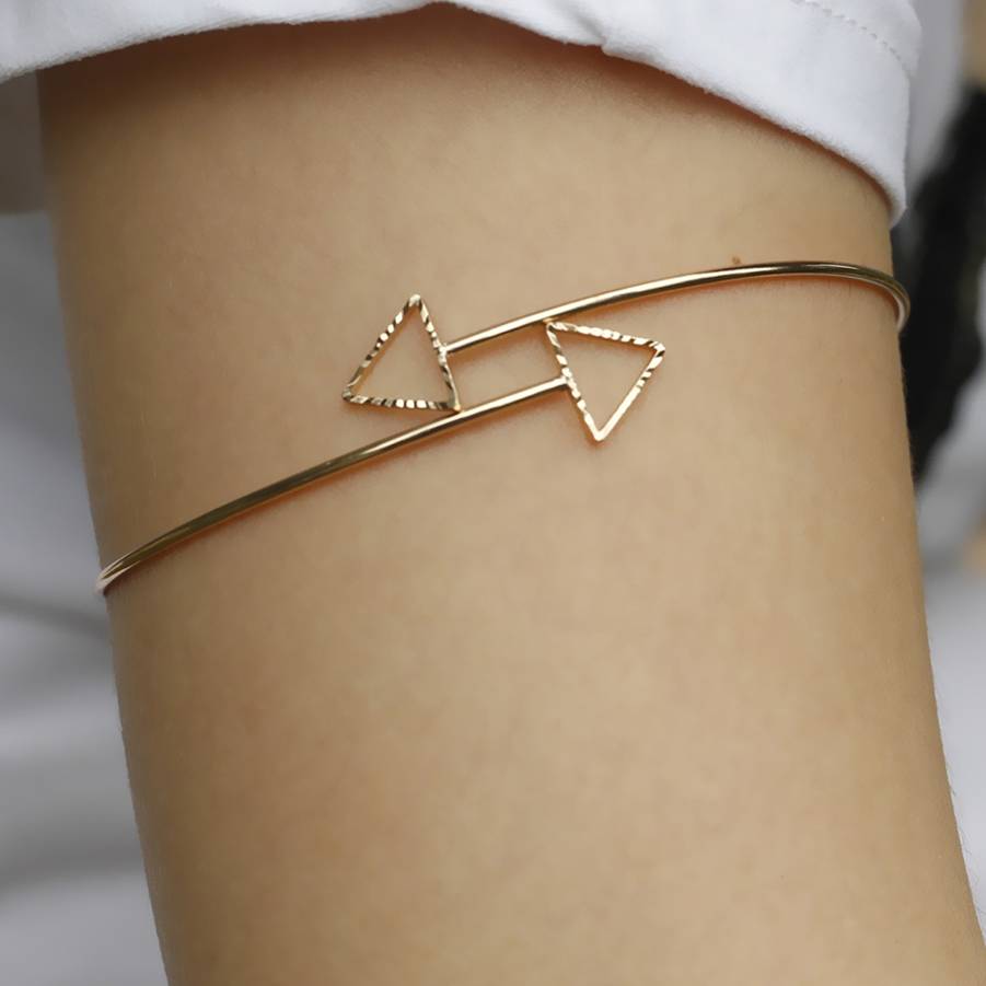 Mulheres quentes pulseiras moda oco triângulo braçadeiras braço superior manguito pulseira jóias punk pulseira feminina