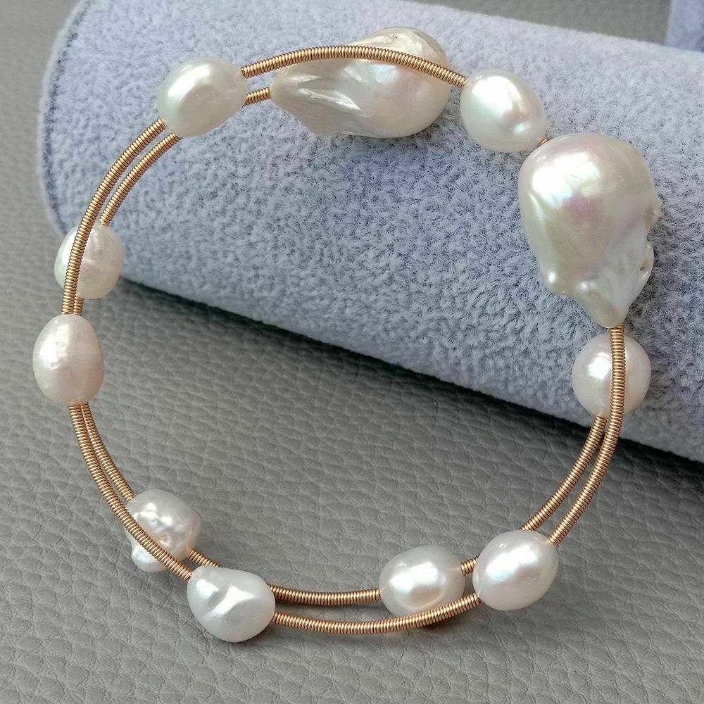 Bracelet réglable en perles d'eau douce baroques blanches Keshi