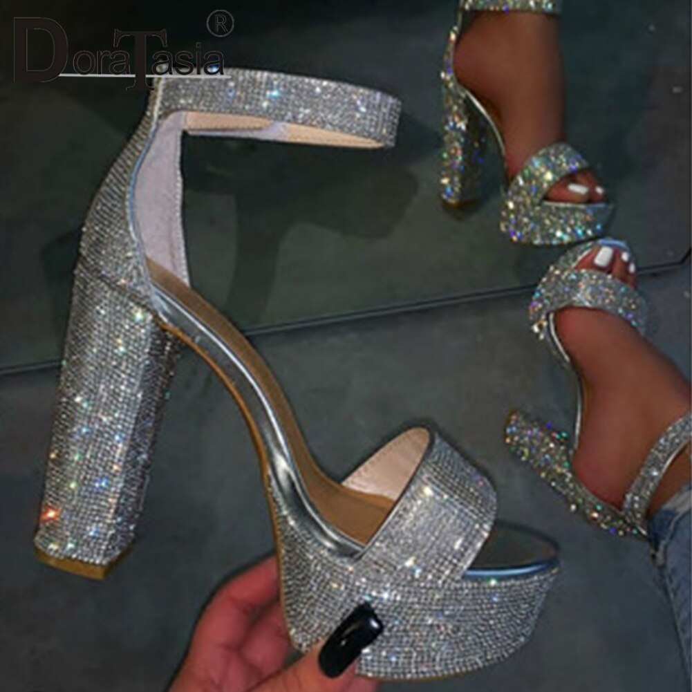 Doratasia nova ins senhoras quentes festa brilhando sandálias verão salto alto sandálias de noite moda feminina sapatos de cristal de casamento mulher