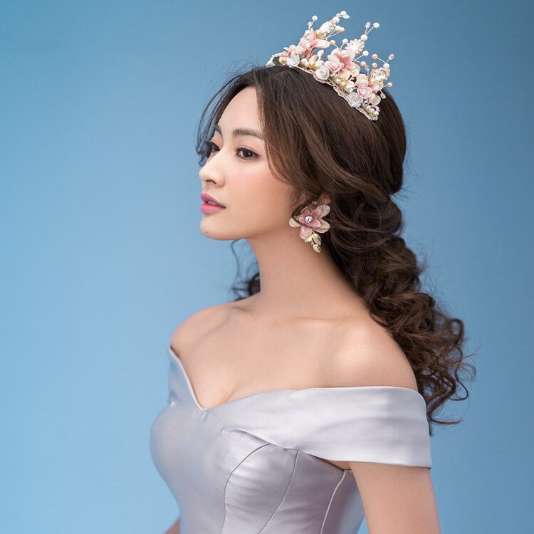 Dolce rosa della sposa fatto a mano in rilievo del merletto tiara corone corona tocados para novias di ceramica dei capelli del fiore del copricapo