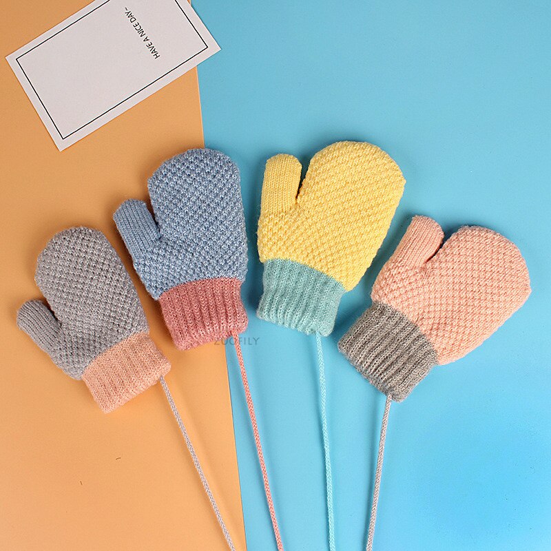 Los niños guantes de bebé guantes de lana de Merino bebé guante de terciopelo engrosamiento cálido caramelo lindo colgante de Color cuello chico guantes suaves
