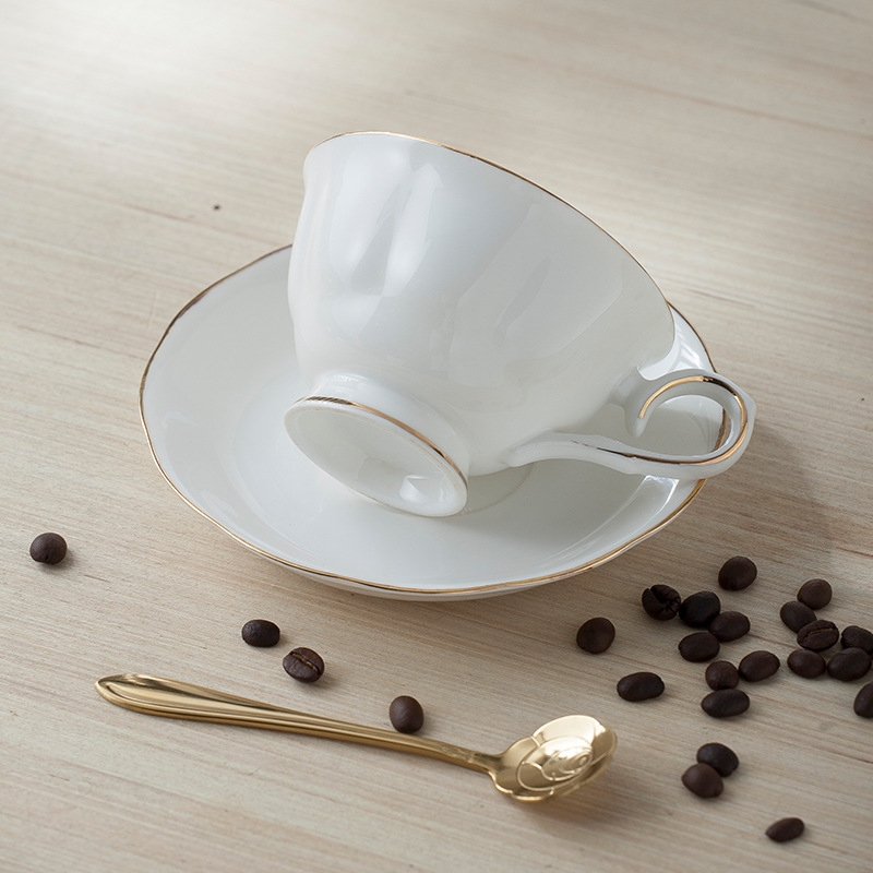 Style européen supérieur ivoire blanc en céramique os chine porcelaine Drinkware service à café avec soucoupe tasse et cuillère Rose doré