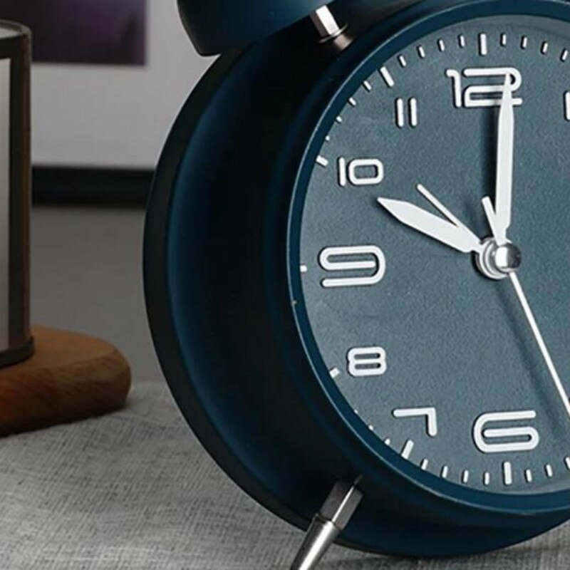 Alarm Clock Bedside Child Personality Clock Metal Luminous Sitting Clock Leisure Clock Home Decoration WF